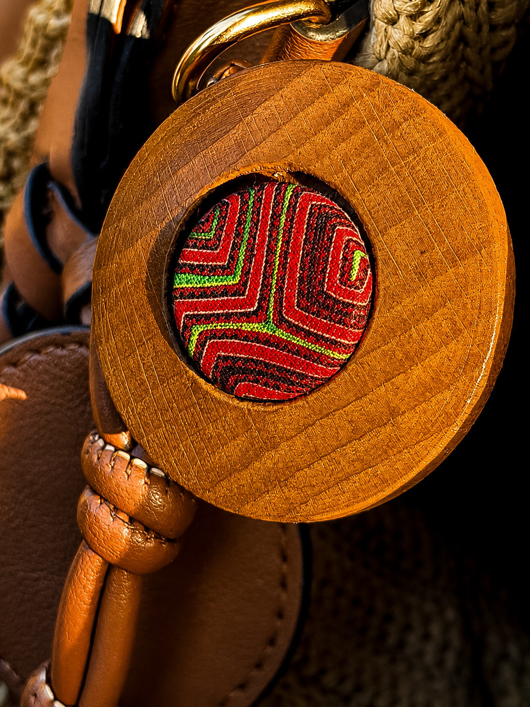 Woven stopper detail on the Panama Edition bottle